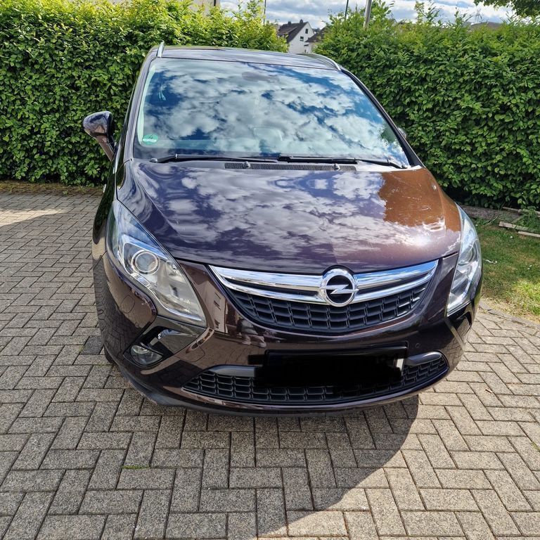 Braun Gebraucht 2016 Opel Zafira Tourer Business Van / Kleinbus | 9.999 € (Fairer Preis) - Bild 1/4
