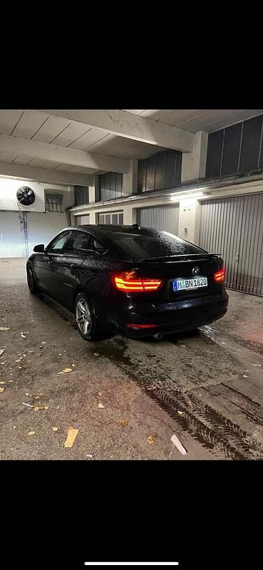 Schwarz Gebraucht 2015 BMW 320 Gran Turismo Limousine | 11.900 € (Fairer Preis) - Bild 1/4