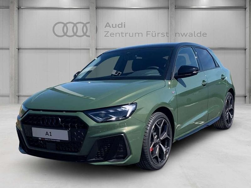 Gruen Gebraucht 2025 Audi A1 Sportback Design Kleinwagen | 38.735 € - Bild 1/4