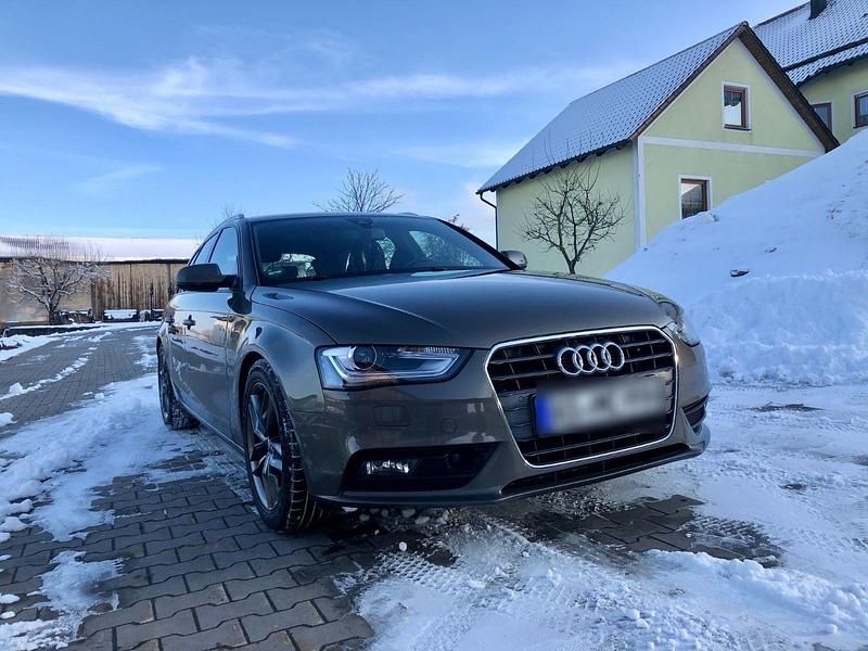 Gebraucht Audi A4 S-Line 190 PS (139 kW) 2015 Grau Kombi