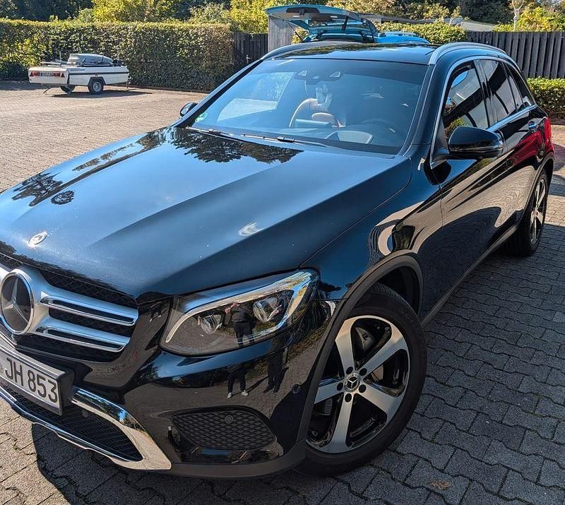 Schwarz Gebraucht 2017 Mercedes GLC350 SUV | 26.000 € (Superpreis) - Bild 1/4