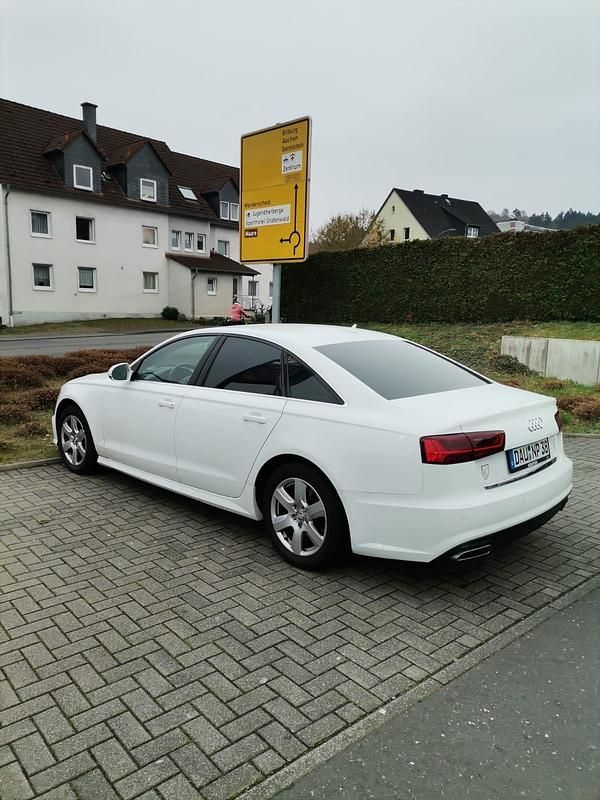 Weiß Gebraucht 2017 Audi A6 Limousine | 15.900 € (Guter Preis) - Bild 1/4