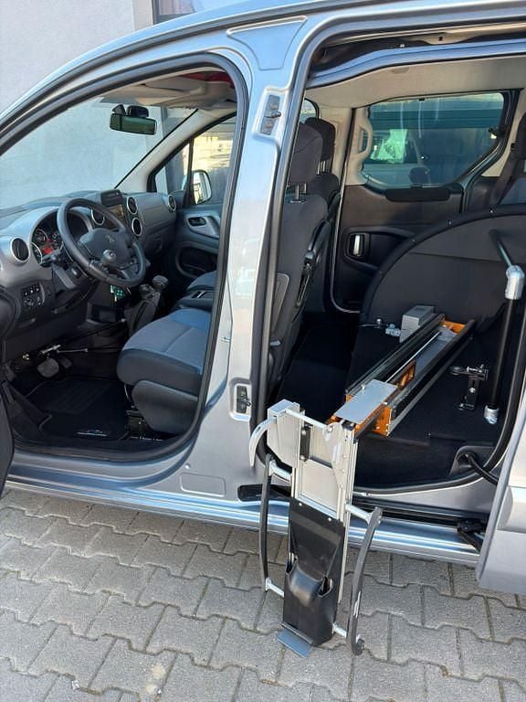 Gebraucht Peugeot Partner 99 PS (72 kW) 2016 Grau Van / Kleinbus