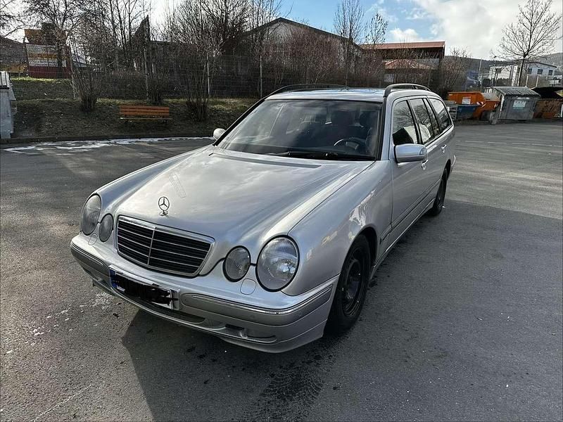 Second-hand Mercedes E200 Elegance 163 CP (119 kW) 2002 Break