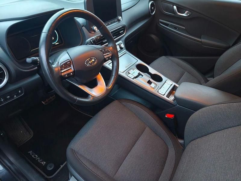 Gebraucht Hyundai Kona 100 kW (136 PS) 2023 Grau SUV