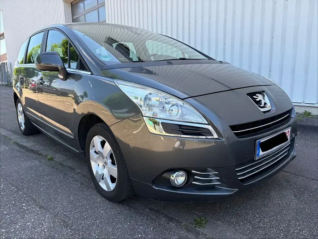 Gebraucht Peugeot 5008 Premium 111 PS (81 kW) 2011 Grau Van / Kleinbus