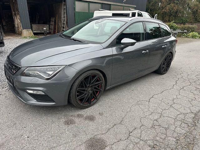 Grau Gebraucht 2018 Seat Leon ST FR Kombi | 9.799 € (Guter Preis) - Bild 1/4