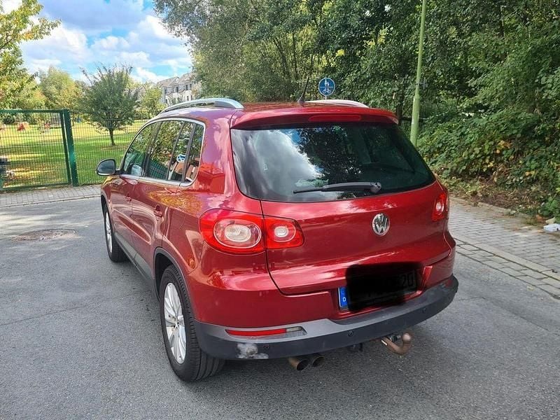 Rot Gebraucht 2010 VW Tiguan Freestyle SUV | 4.900 € (Superpreis) - Bild 1/4