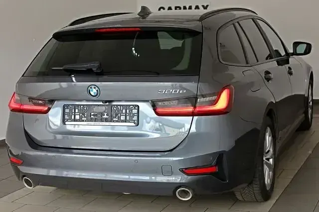 Gebraucht BMW 320e Advantage 204 PS (150 kW) 2022 Grau Kombi