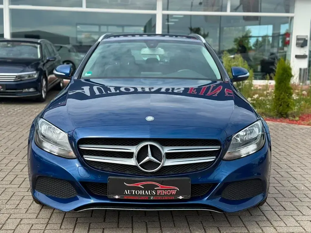 Gebraucht Mercedes C180 Avantgarde 156 PS (114 kW) 2015 Blau Limousine