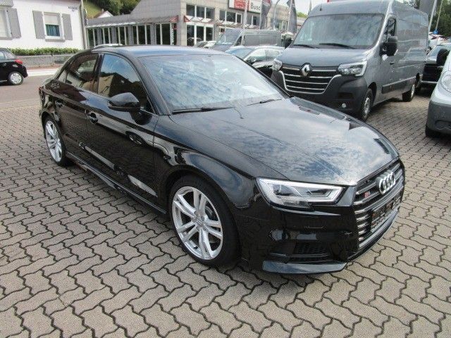 Mythosschwarz metallic Gebraucht 2020 Audi S3 Sport Limousine | 33.900 € (Guter Preis) - Bild 1/4