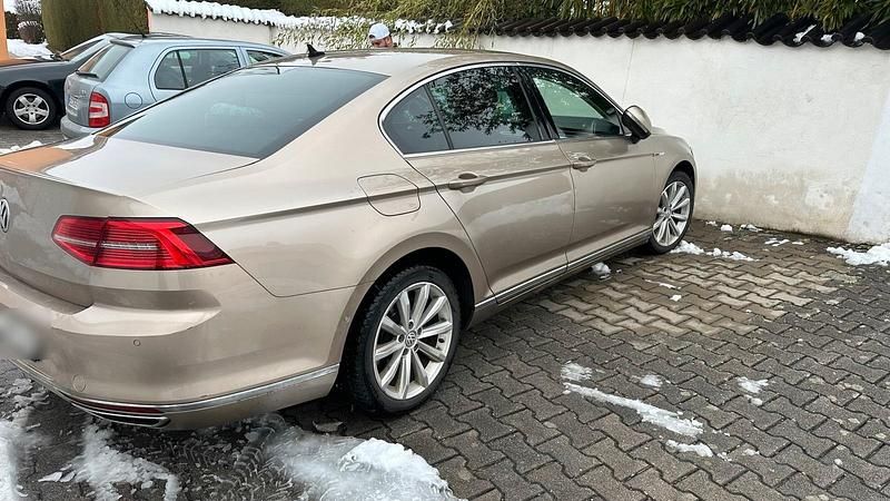 Gebraucht VW Passat 239 PS (175 kW) 2016 Braun Limousine