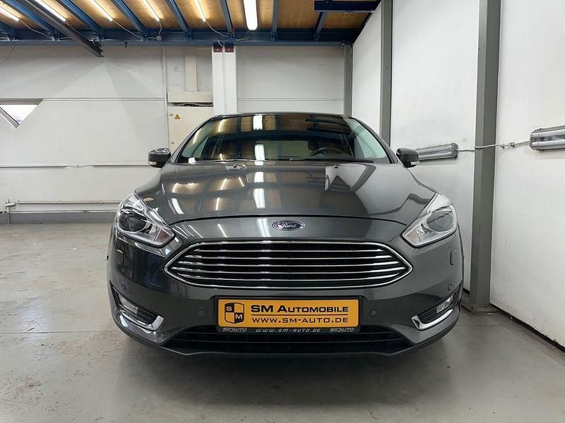 Gebraucht Ford Focus Titanium 150 PS (110 kW) 2017 Grau Limousine
