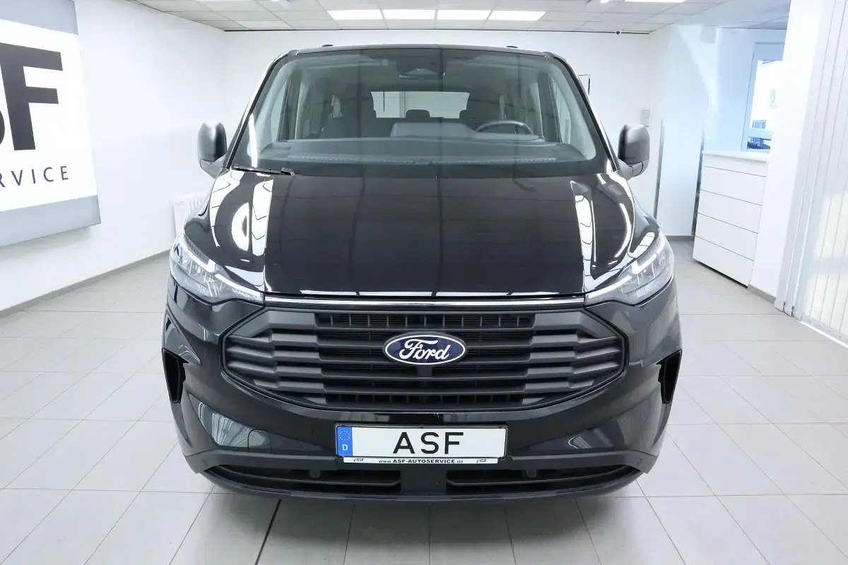 Gebraucht Ford Tourneo Custom Trend 170 PS (125 kW) 2026 Obsidanschwarz Van