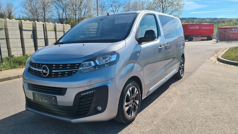 Grau Gebraucht 2022 Opel Zafira Life Edition Van | 34.790 € (Superpreis) - Bild 1/4
