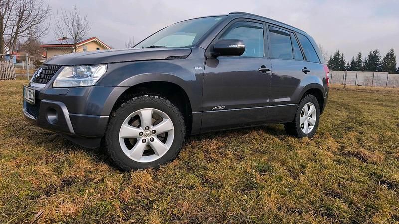 Gebraucht Suzuki Grand Vitara 127 PS (93 kW) 2010 Grau SUV