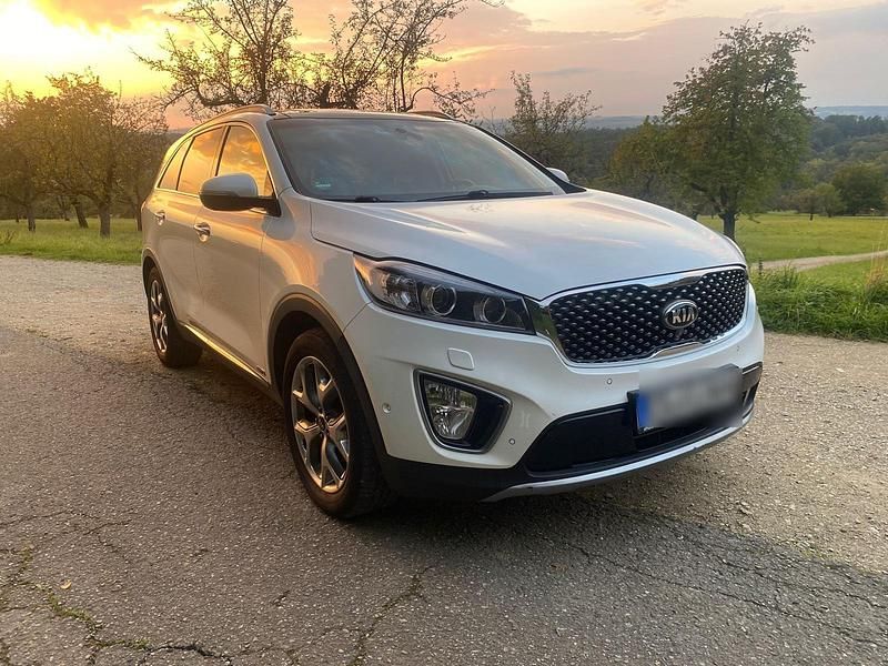 Weiß Gebraucht 2015 Kia Sorento Platinum Edition SUV | 14.449 € (Superpreis) - Bild 1/4