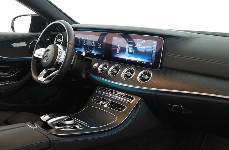 Gebraucht Mercedes E200 AMG line 2020 Silber Coupé