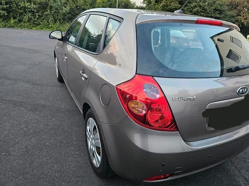 Gebraucht Kia Ceed 116 PS (85 kW) 2007 Braun Kleinwagen