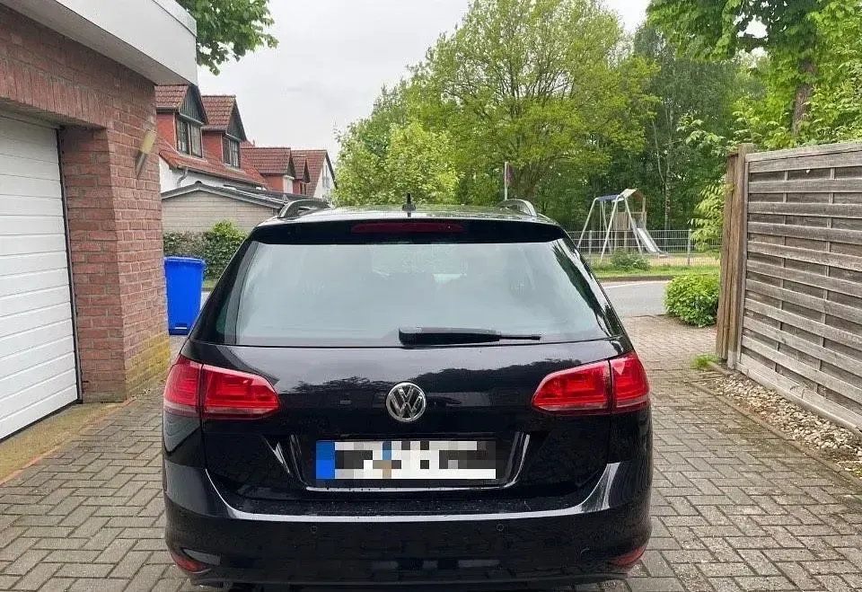 Gebraucht VW Golf VII 105 PS (77 kW) 2013 Schwarz Limousine