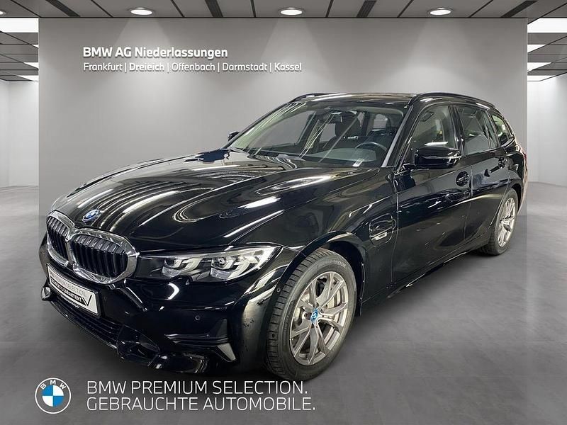 Schwarz Gebraucht 2022 BMW 330e Sport Line Kombi | 29.660 € (Superpreis) - Bild 1/4