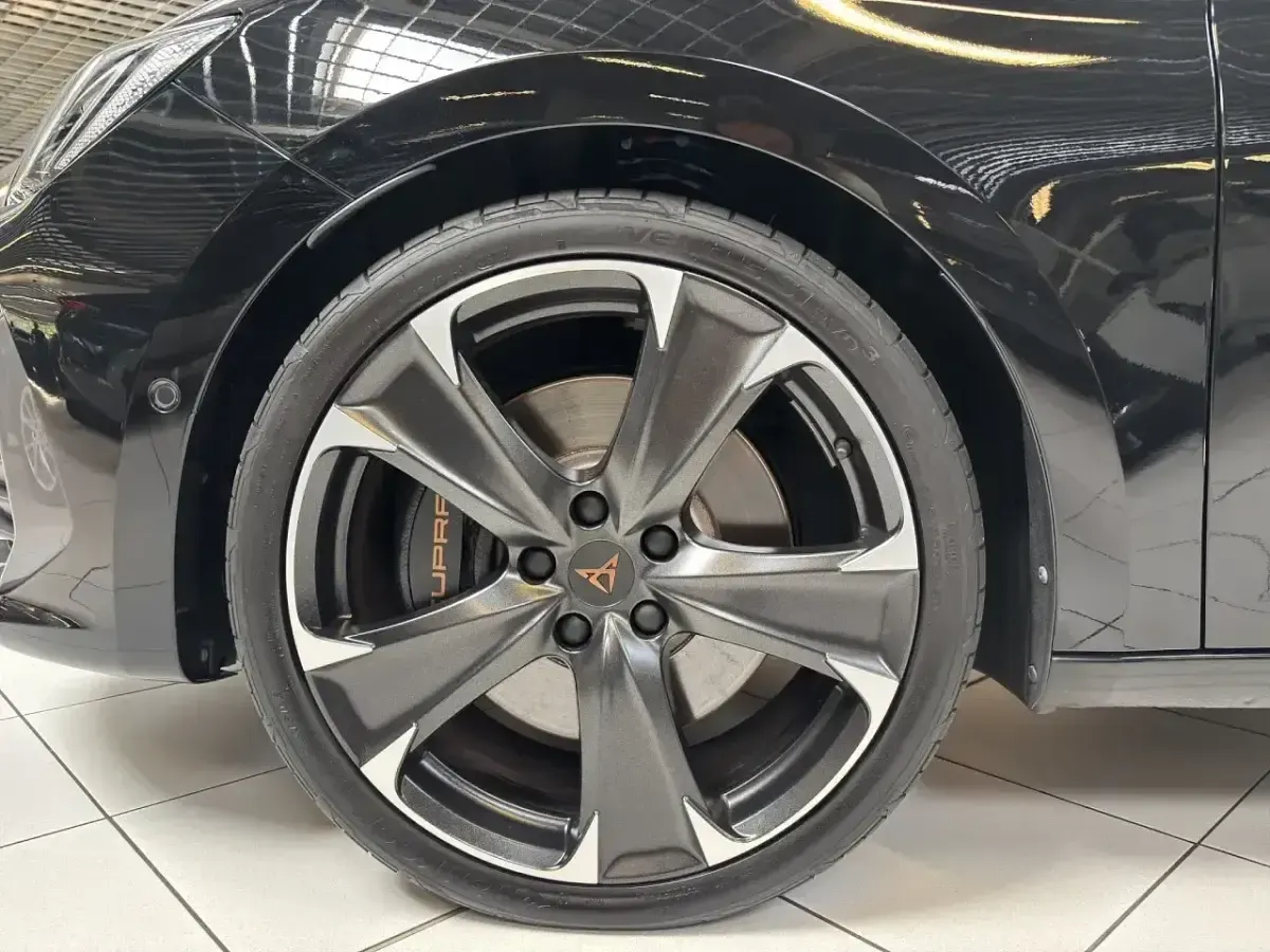Gebraucht Cupra Leon VZ 300 PS (220 kW) 2024 Schwarz Limousine