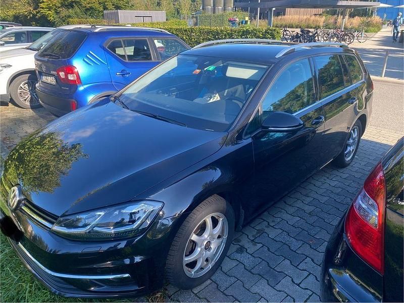 Schwarz Gebraucht 2017 VW Golf VII Highline Limousine | 9.000 € (Superpreis) - Bild 1/4