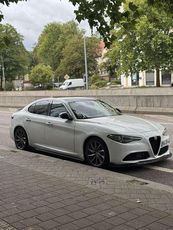 Gebraucht Alfa Romeo Giulia Super 179 PS (131 kW) 2016 Limousine