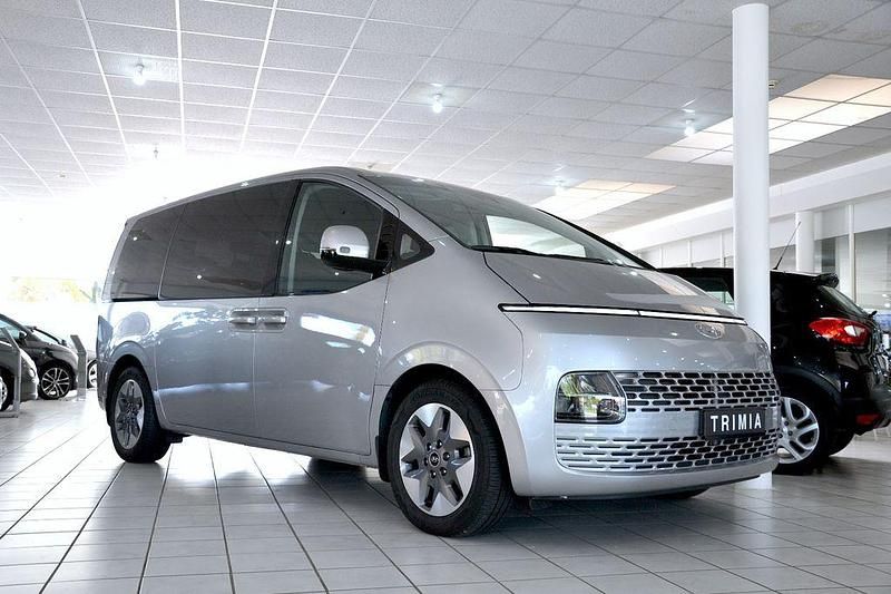 Silber Gebraucht 2023 Hyundai Staria Van / Kleinbus | 31.490 € (Superpreis) - Bild 1/4