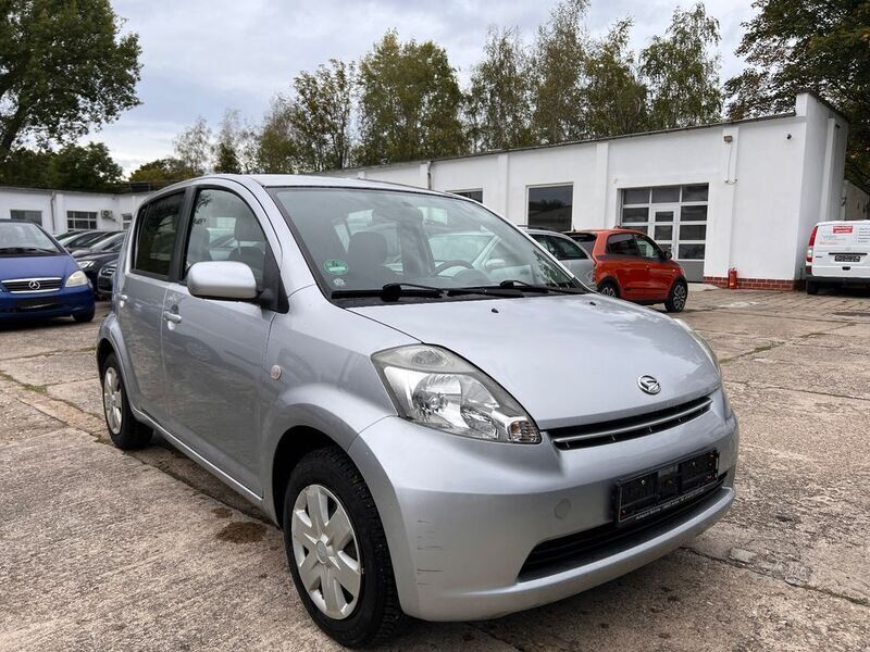 Other Gebraucht 2006 Daihatsu Sirion Kleinwagen | 1.890 € (Etwas zu teuer) - Bild 1/4