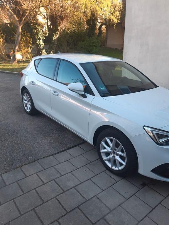 Gebraucht Seat Leon Style 131 PS (96 kW) 2021 Weiß Limousine