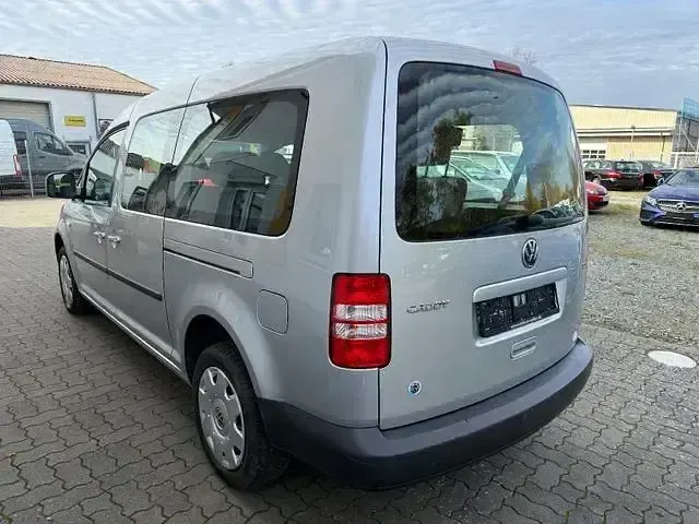 Gebraucht VW Caddy Maxi Trendline 102 PS (75 kW) 2014 Silber Van / Kleinbus