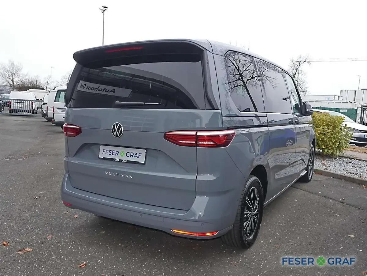 Neu VW Multivan Life 150 PS (110 kW) 2026 Pure grey Van / Kleinbus