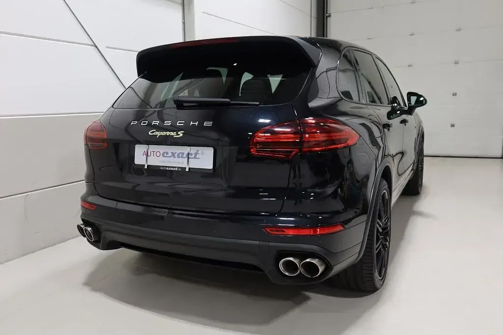 Gebraucht Porsche Cayenne S E-Hybrid 333 PS (244 kW) 2015 Schwarz SUV