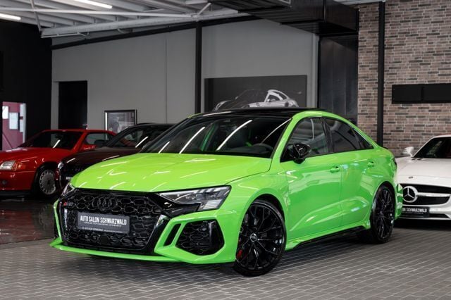 Andere Gebraucht 2024 Audi RS3 Advanced Kleinwagen | 62.990 € (Guter Preis) - Bild 1/4