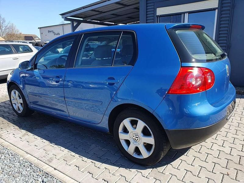 Gebraucht VW Golf IV Comfortline 105 PS (77 kW) 2005 Coastalblue perleffekt Kleinwagen