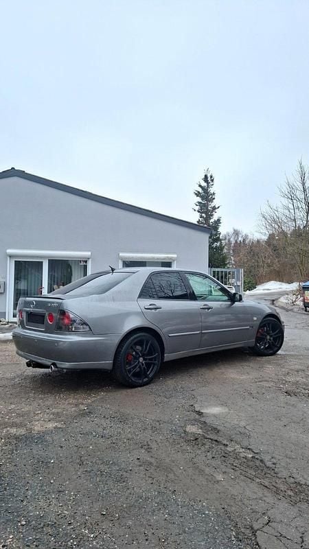 Gebraucht Lexus IS200 155 PS (114 kW) 2004 Grau Limousine