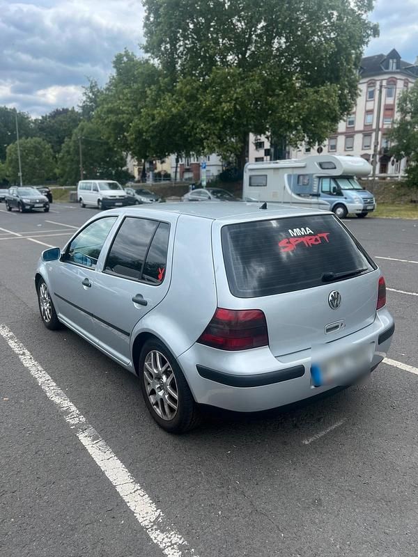 Gebraucht VW Golf IV 116 PS (85 kW) 2003 Silber Kleinwagen