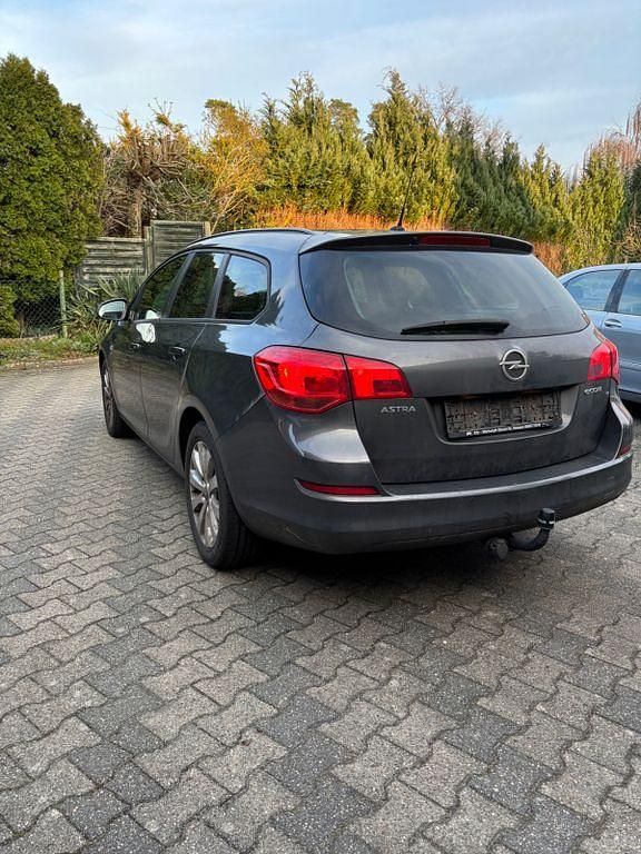 Gebraucht Opel Astra S 131 PS (96 kW) 2012 Grau Kombi