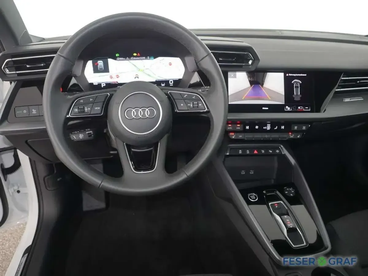 Gebraucht Audi A3 Ambiente 150 PS (110 kW) 2025 Arkonaweiß Limousine
