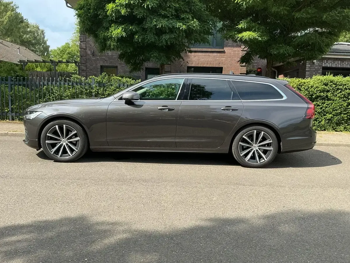 Gebraucht Volvo V90 235 PS (172 kW) 2021 Grau Kombi