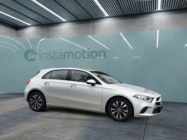 Gebraucht Mercedes A180 Style 116 PS (85 kW) 2021 Silber Limousine