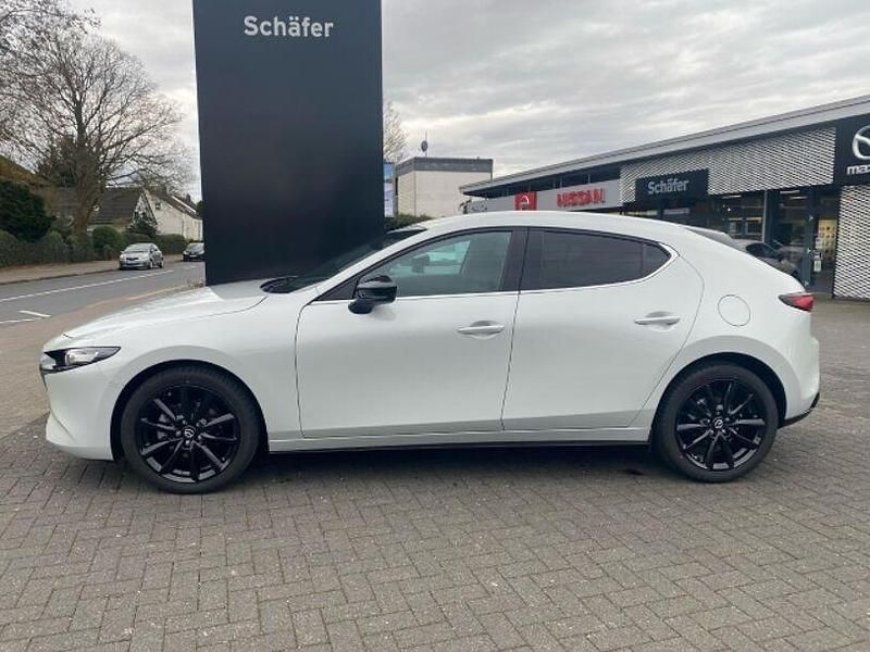 Neu Mazda 3 Homura-Line 140 PS (102 kW) 2026 Weiss Limousine