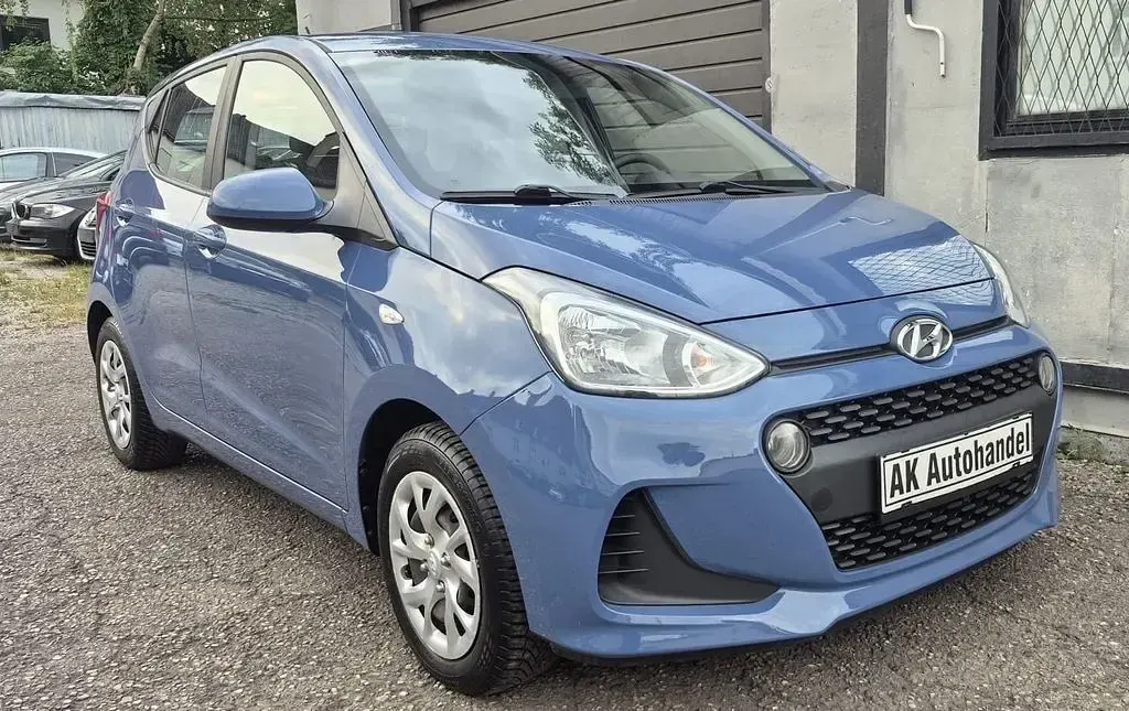 Gebraucht Hyundai i10 Trend 67 PS (49 kW) 2018 Blau Kleinwagen