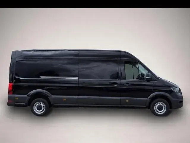 Gebraucht VW Crafter R 140 PS (102 kW) 2025 Manufacturer Van