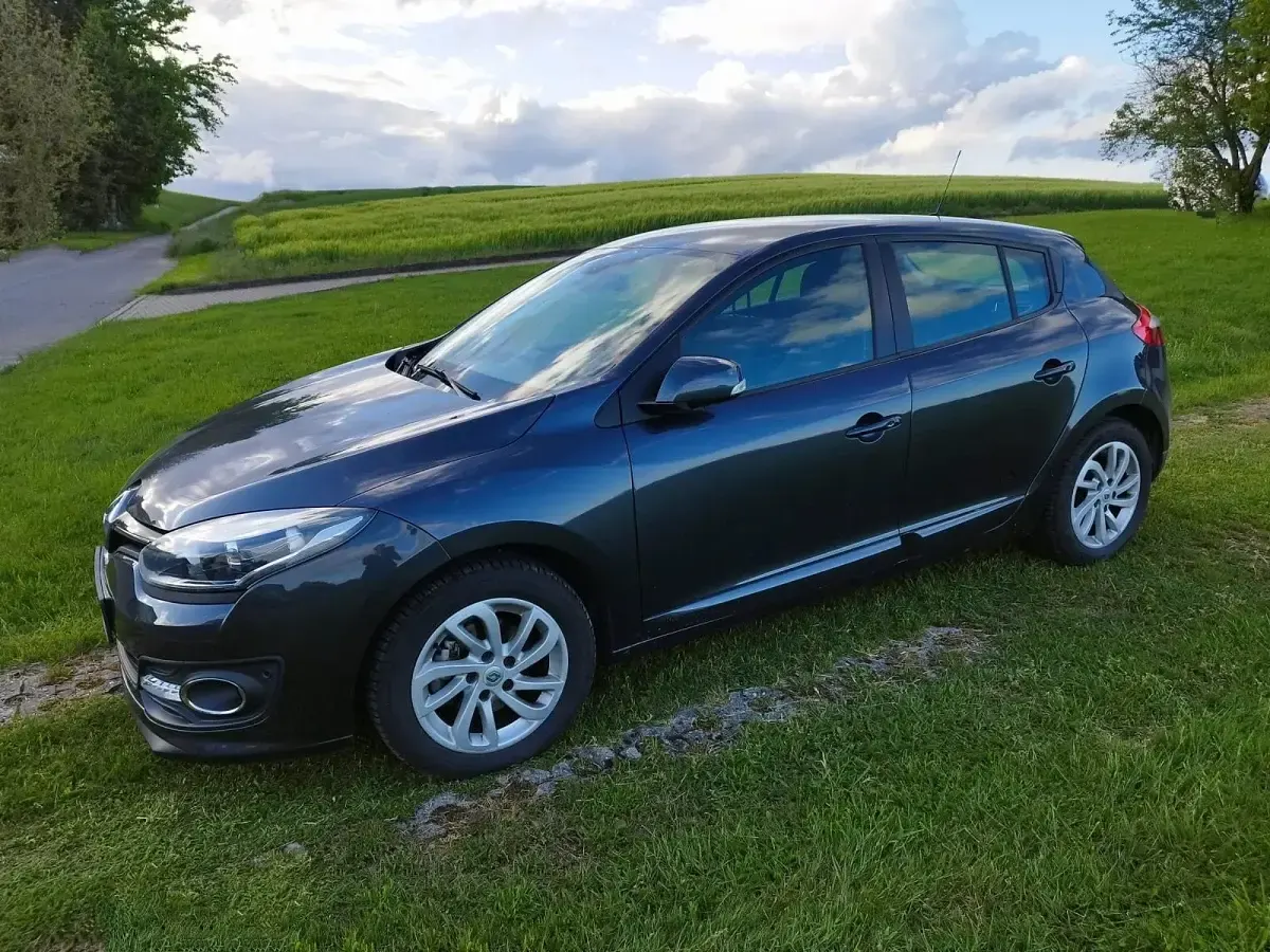 Gebraucht Renault Mégane 116 PS (85 kW) 2014 Grau Limousine