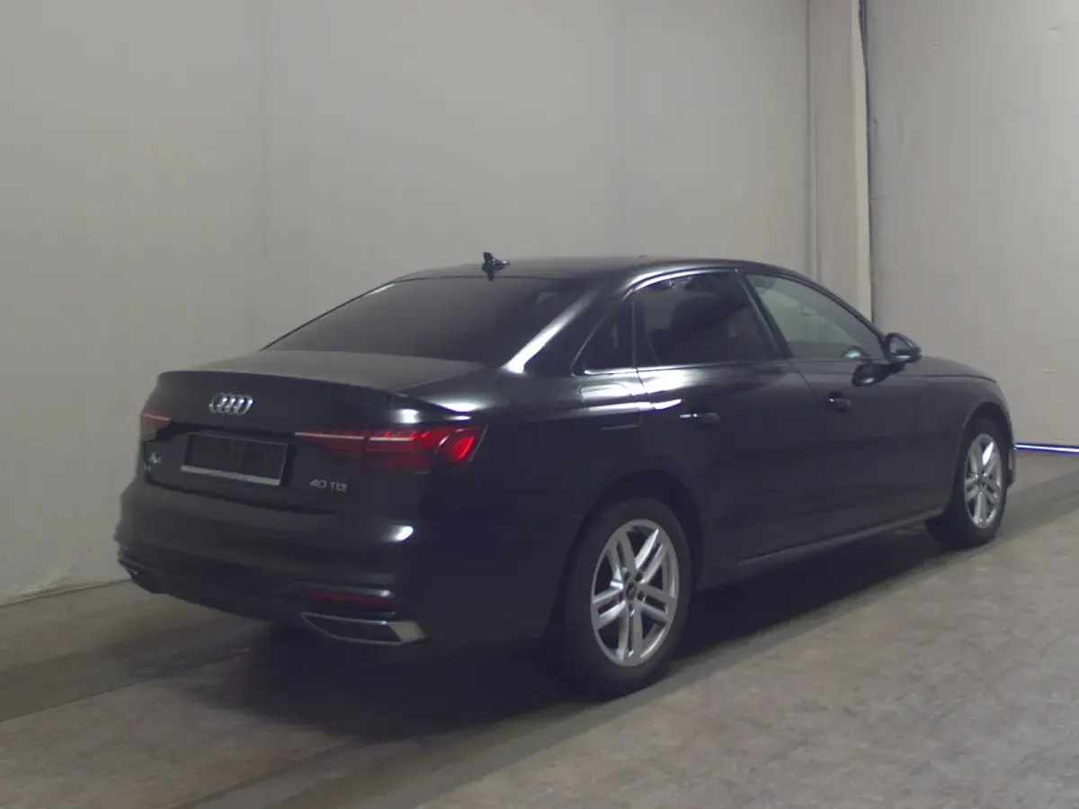 Gebraucht Audi A4 Advanced 204 PS (150 kW) 2021 Schwarz Limousine