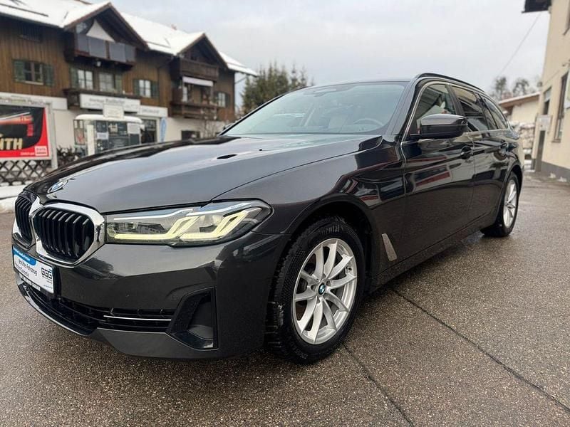 Gebraucht BMW 520 Performance 190 PS (139 kW) 2021 Grau Kombi