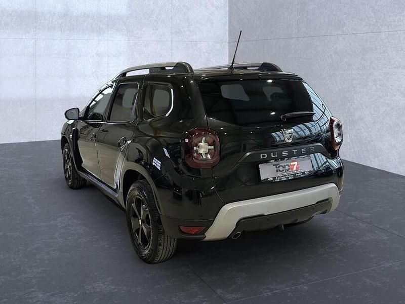 Gebraucht Dacia Duster 131 PS (96 kW) 2021 Perlmuttschwarz perleffekt (metallic) SUV