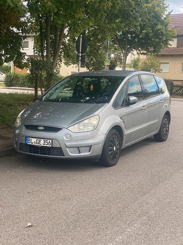 Grau Gebraucht 2007 Ford S-MAX S Van / Kleinbus | 1.800 € (Guter Preis) - Bild 1/4